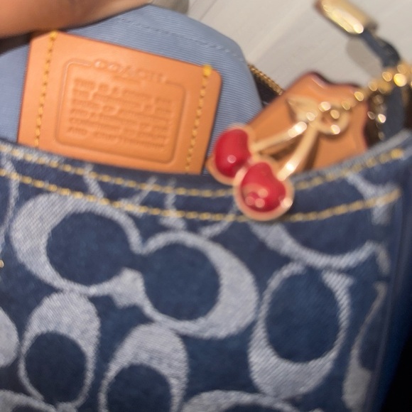 Coach denim Teri shoulder bag w/ crossbody strap - Picture 4 of 4